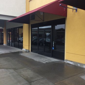 Napa Premium Outlets - Oh, my bad! There's a couple stores with awning cover, instead of dry covered walkway. - Shopping Centers Near Me - Napa, California Napa Premium Outlets - Oh, my bad! There's a couple stores with awning cover, instead of dry covered walkway. - Shopping Centers Near Me - Napa, California