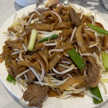 Jin Gege - Beef chow fun - Chinese Near Me - San Leandro, California
