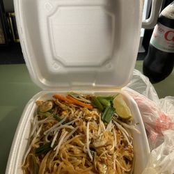 Thai Spoon - Chicken Pad Thai