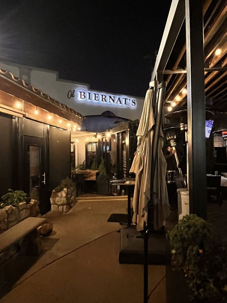 Al Biernat's Oak Lawn