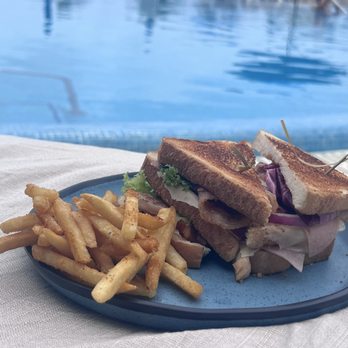 Live Aqua Resort - pool - Resorts Near Me - Cancún, ROO