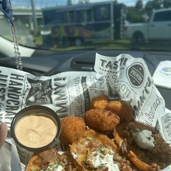 Twisted Hippie Kitchen - Mac n Cheese bites, and Crispy Loaded Potato Skins plus the food truck - Food Trucks Near Me Twisted Hippie Kitchen - Mac n Cheese bites, and Crispy Loaded Potato Skins plus the food truck - Food Trucks Near Me