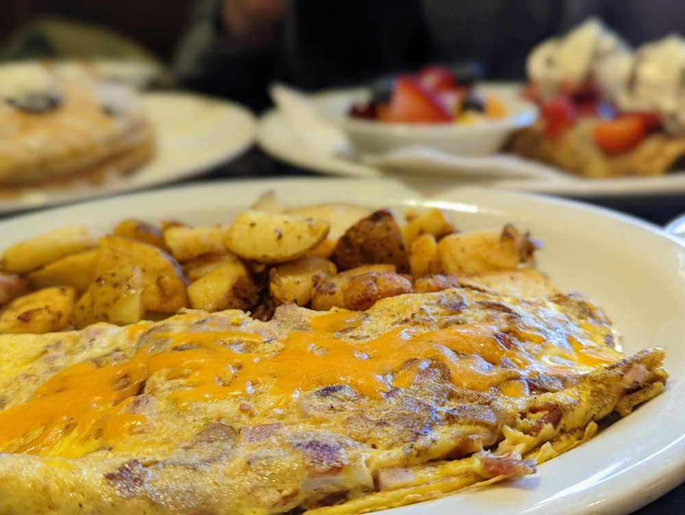 STACKED Updated September 2024 10 Photos 1 Strathy Road, Cobourg