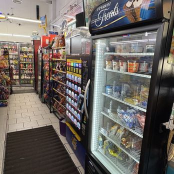 Shell - Beverage cooler - Convenience Stores Near Me - Riverside, Illinois