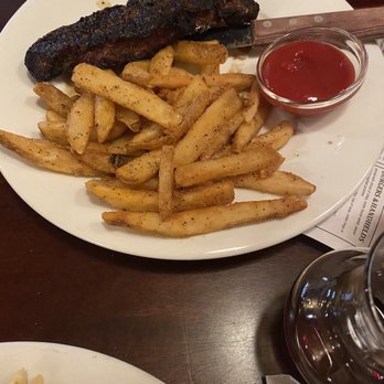 Elephant & Castle - Steak & Chips - British Near Me - Washington, DC, District of Columbia