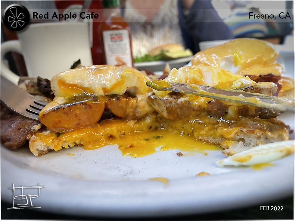 Red Apple Cafe