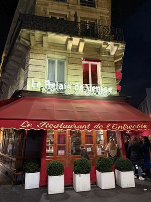 Le Relais de Venise - L'Entrecôte by null