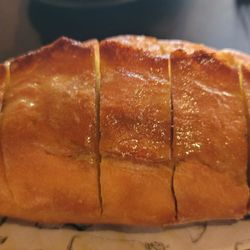 Portlander - PORTLANDER GARLIC BREAD