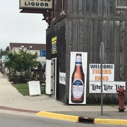 Hi Way Inn - Front view