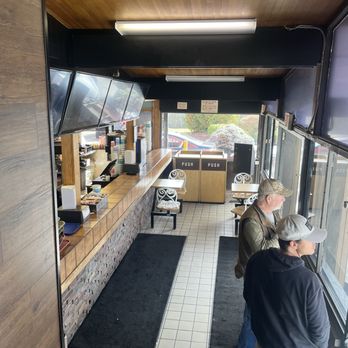 Bill & Bob's Roast Beef - Interior - Sandwiches Near Me - Woburn, Massachusetts