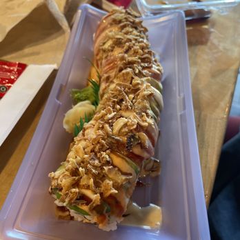 Yoshi Yum - Hawaiian Roll - Asian Fusion Near Me - Columbus, Ohio