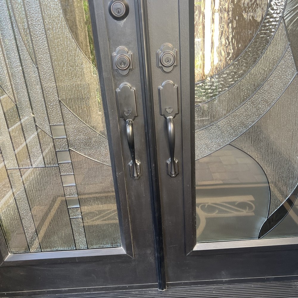 Silverstate Locksmith - New deadbolt lock on front door. - Keys & Locksmiths Near Me - Las Vegas, Nevada Silverstate Locksmith - New deadbolt lock on front door. - Keys & Locksmiths Near Me - Las Vegas, Nevada