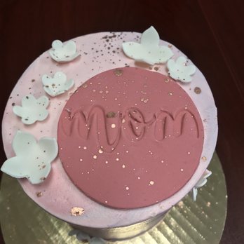 Julie Michelle Cakes - 4 Inch Custom Cake! - Custom Cakes Near Me - Walworth, Wisconsin