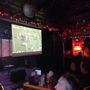 Skyway Bar & Grill - Good for football - Barbeque Near Me - Zigzag, Oregon