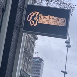 Les Visages - Les Visages is right in the heart of Amsterdam-easy to get to walking, Metro, tram, taxi or car!