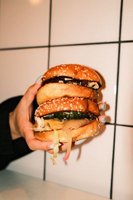 Main Burger by null