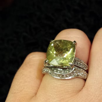 Torres Omar Jewelers - Peridot Ring with Wedding Band - Jewelry Near Me - Chicago, Illinois Torres Omar Jewelers - Peridot Ring with Wedding Band - Jewelry Near Me - Chicago, Illinois