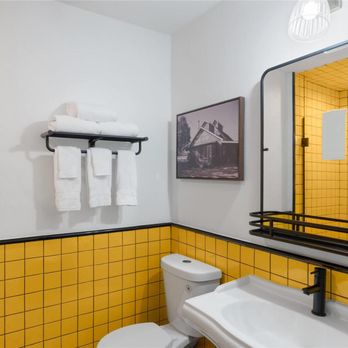 The Hotel Vervana - Guest room bath - Hotels Near Me - Bennington, Vermont The Hotel Vervana - Guest room bath - Hotels Near Me - Bennington, Vermont