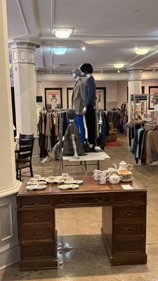 The Brown Elephant - Northalsted by null