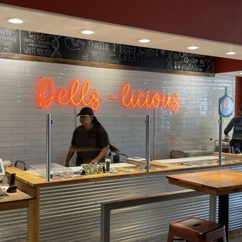 Dells Pizza Lab - Making the pizza - Salad Near Me - Wisconsin Dells, Wisconsin