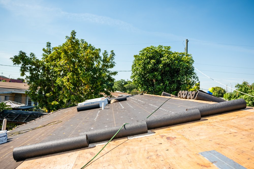 Slide of El Mago's Roofing