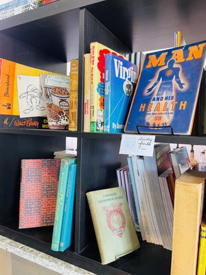 Peach Street Books by null