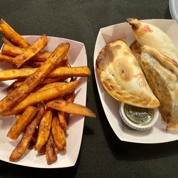 Che Gaucho - Empanada Combo #1  Spicy Criolla a Cuchillo, Salteña a Cuchillo, Chicken Chipotle, and Fugazetta and sweet potato fries - Argentine Near Me - Tomball, Texas