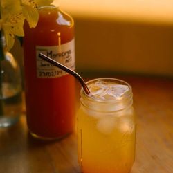 Cafe Vid - SODA ITALIANA
agua mineral + concentrado de pulpa de fruta natural de maracuyá.