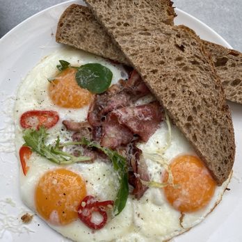 Heim Cafe - Cafes Near Me - Lisbon, 11 Heim Cafe - Cafes Near Me - Lisbon, 11