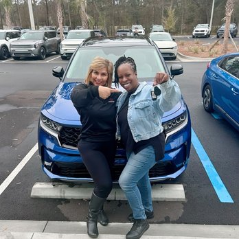 Riding With Yary - Tamika Purchase her new Sorento - Car Dealers Near Me - Savannah, South Carolina Riding With Yary - Tamika Purchase her new Sorento - Car Dealers Near Me - Savannah, South Carolina