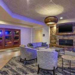 Best Western Plus Butte Plaza Inn - Lobby / Pub and Casino Entrance