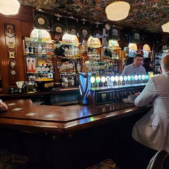 The Ha'penny Bridge Inn - Pubs Near Me - Dublin, D