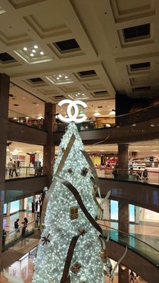 Ngee Ann City by null