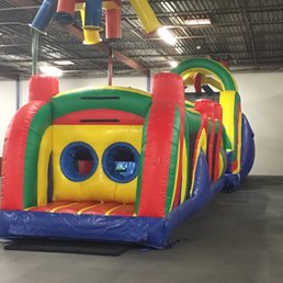 Obstacle course inflatable