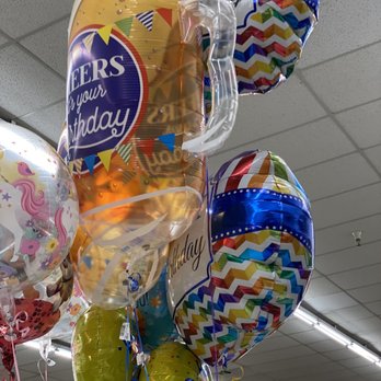 Albertsons - a bunch of balloons in a store - Grocery Near Me - Durango, Colorado