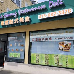 Que Huong Vietnamese Deli - Front