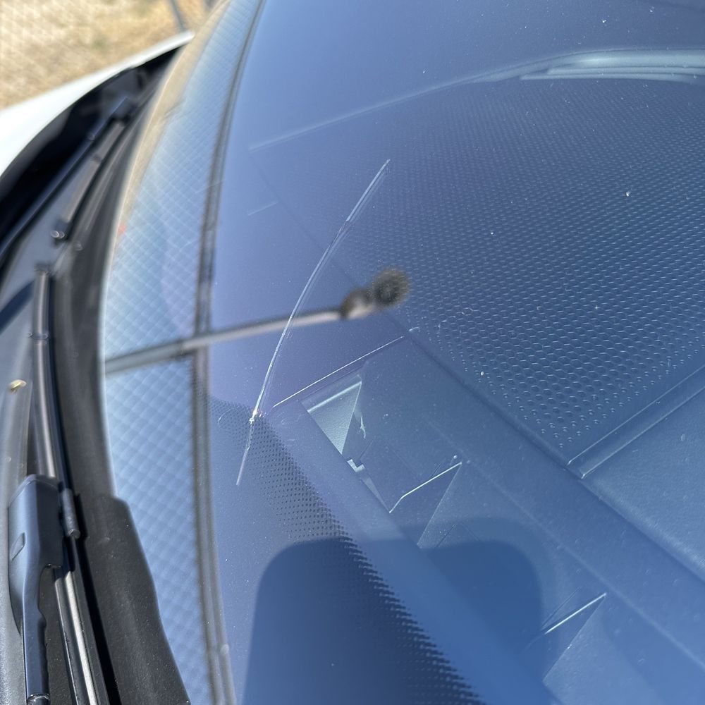 B’s Auto Glass - Crack elongated - Auto Glass Services Near Me B’s Auto Glass - Crack elongated - Auto Glass Services Near Me