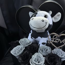 Iris Flowers & Gift Shop - Preset box with fake glitter flowers and plushie!! Many other variants available(Winnie the pooh, Hello Kitty, Labubu!)
