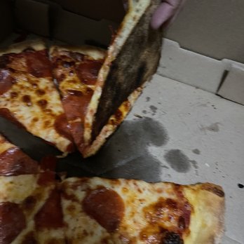 Pizza Show - Over cooked pizza - Pizza Near Me - Hawthorne, California