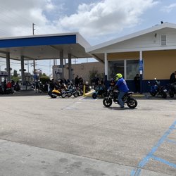 Chevron - Invaded by small Moto bikes