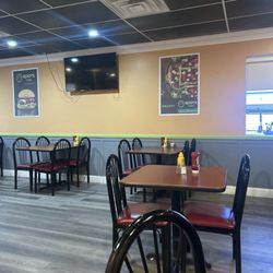 Roots Cafe - Inside