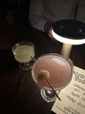 Kenwood Tavern by null