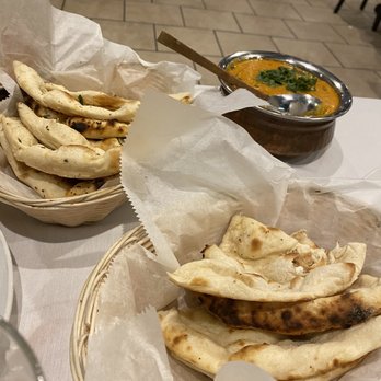 Curry & Cocktails - Garlic naan, butter naan - Indian Near Me - Middletown, Delaware