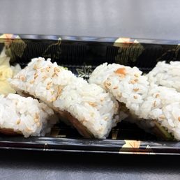 Salmon Avocado Roll