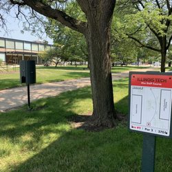 Illinios Tech Disc Golf - Hole 9