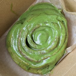 Matcha cinnamon roll