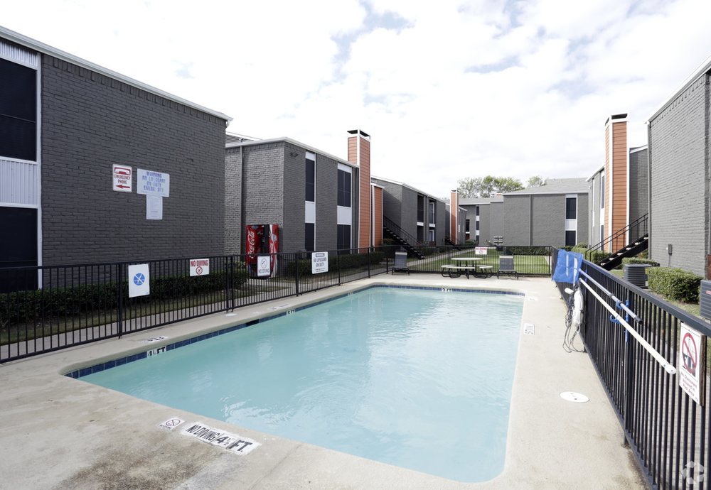 AGAVE VILLAS APARTMENTS Updated September 2024 26 Photos 1115 N O