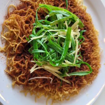 Sandy's Cafe - Shrimp roe with ginger onion scallion noodles. Looks good but this was dry and I was still hungry after. - Cantonese Near Me - Honolulu, Hawaii Sandy's Cafe - Shrimp roe with ginger onion scallion noodles. Looks good but this was dry and I was still hungry after. - Cantonese Near Me - Honolulu, Hawaii