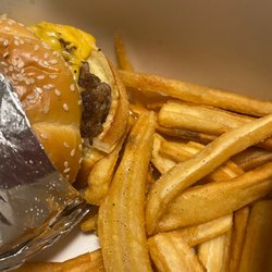 The Burger Den - Build Me Up Burger
