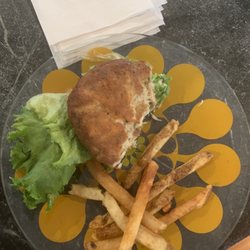 DB Fries - Crab cake sandwich ($19)